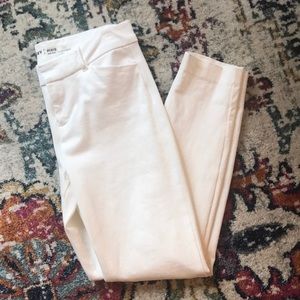 🌸Old Navy Pixie Ankle Pants🌸